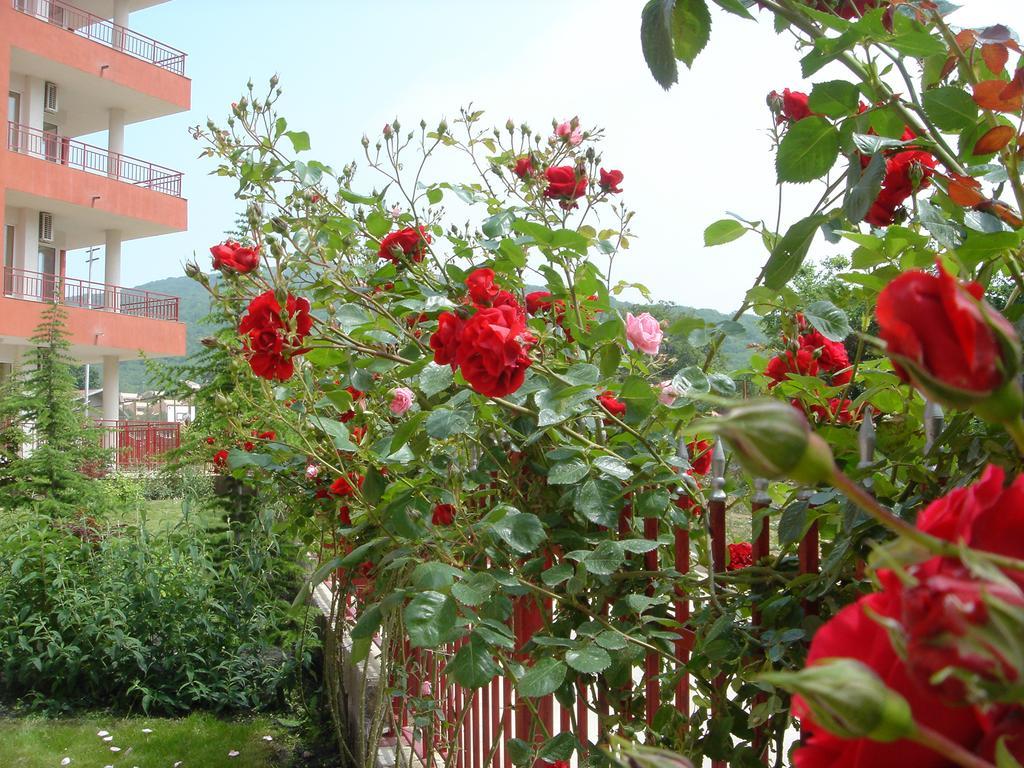 Gt Privilege Fort Beach Apartments Elenite Dış mekan fotoğraf