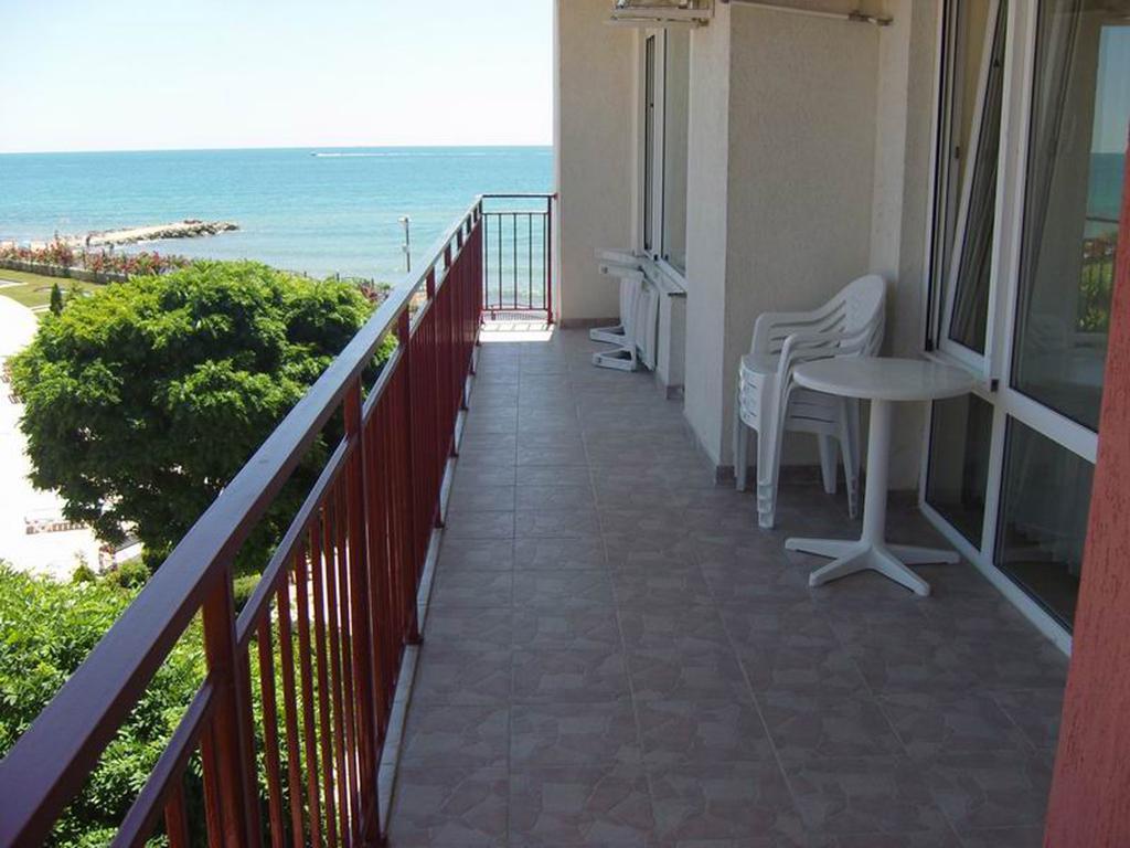 Gt Privilege Fort Beach Apartments Elenite Dış mekan fotoğraf