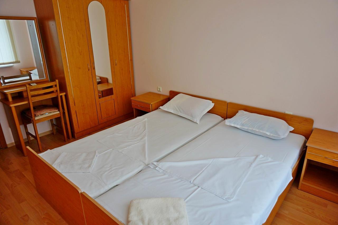 Gt Privilege Fort Beach Apartments Elenite Dış mekan fotoğraf